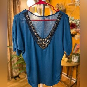 Jewel embellished 3/4 sleeves blouse